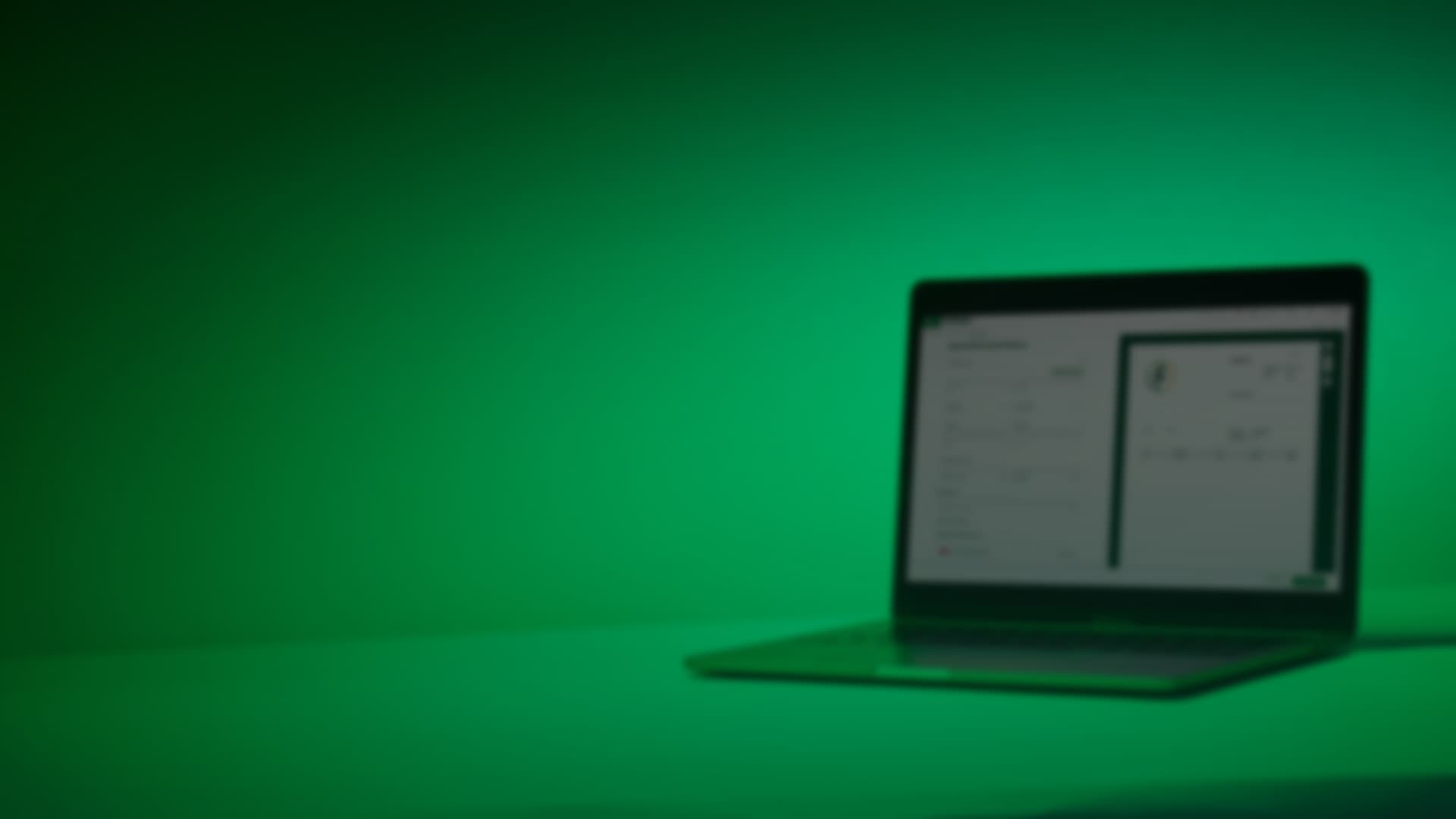 Bakgrundsbild med Fortnox bokföringsprogram på en dator.